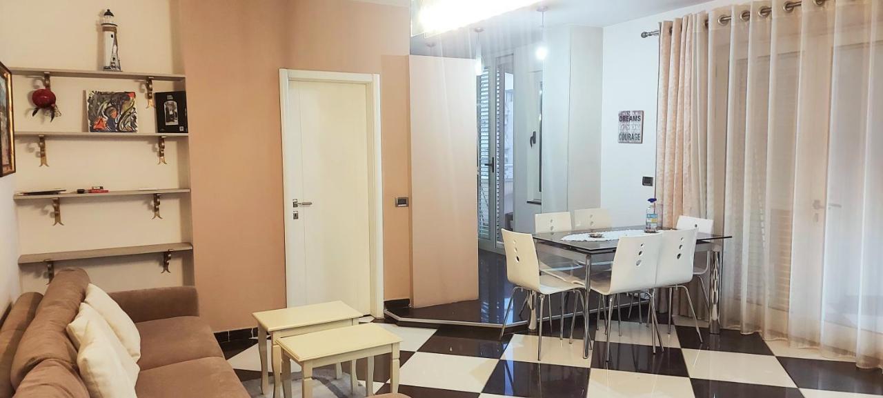 Lovely Apartment In Heart Of Tirana Eksteriør billede