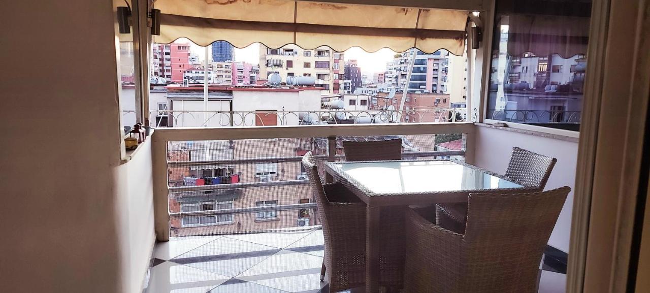 Lovely Apartment In Heart Of Tirana Eksteriør billede
